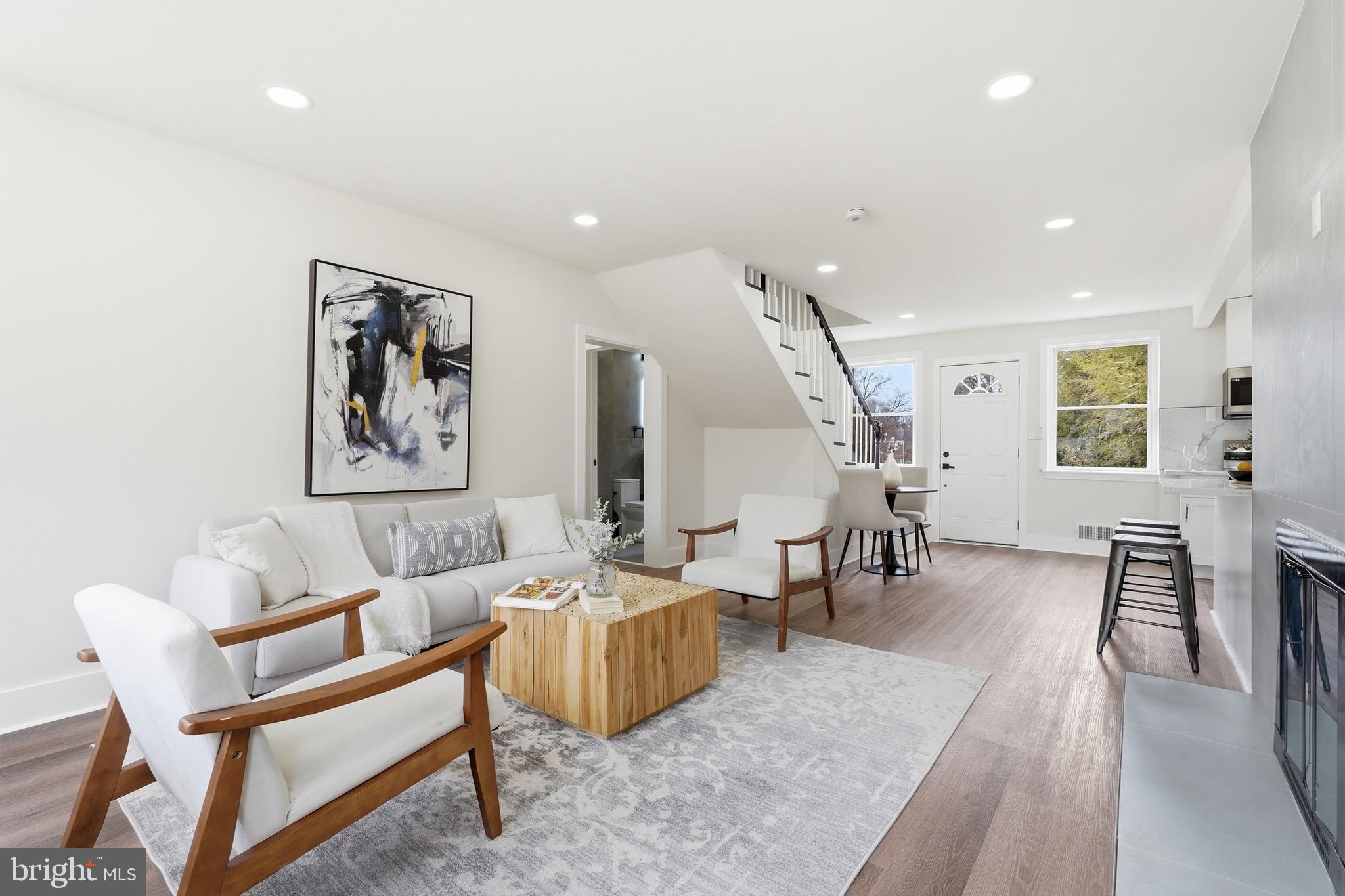 5621 HAWTHORNE STREET