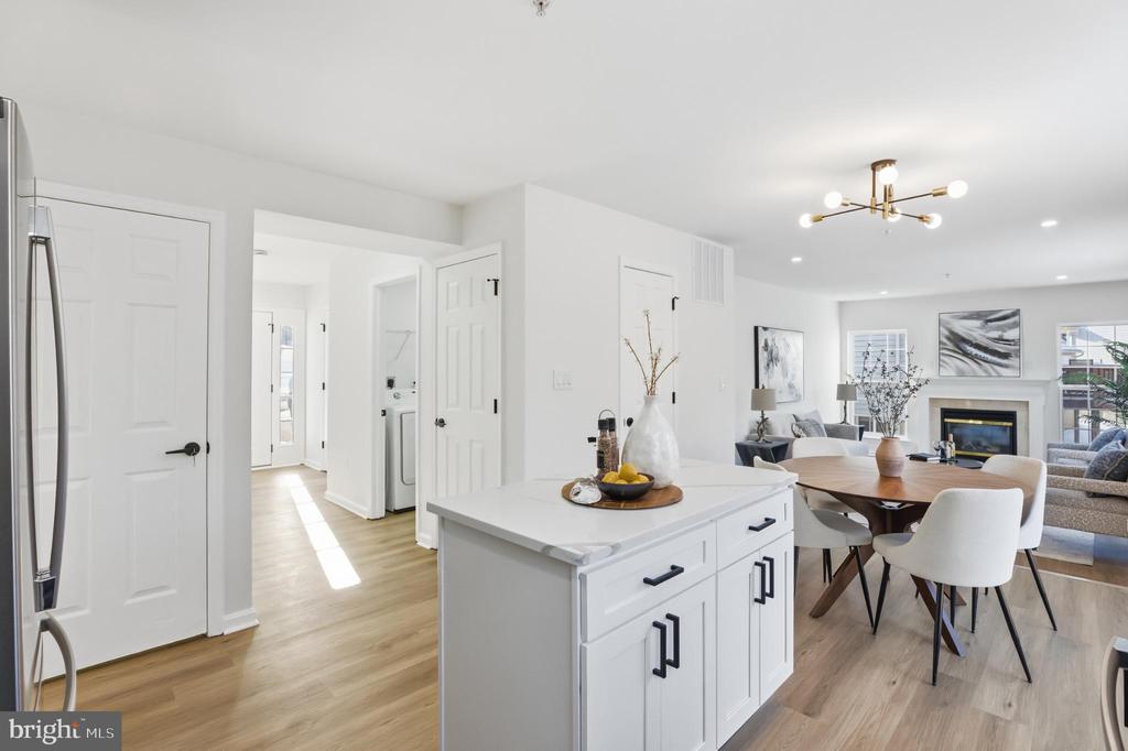 7102 STARBOARD DRIVE