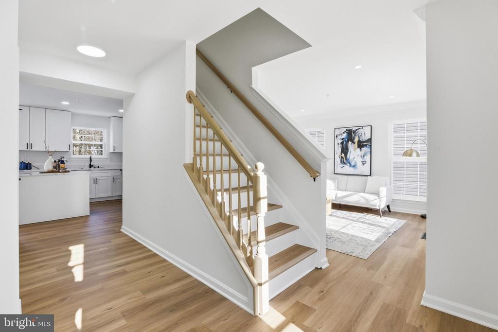 7102 STARBOARD DRIVE