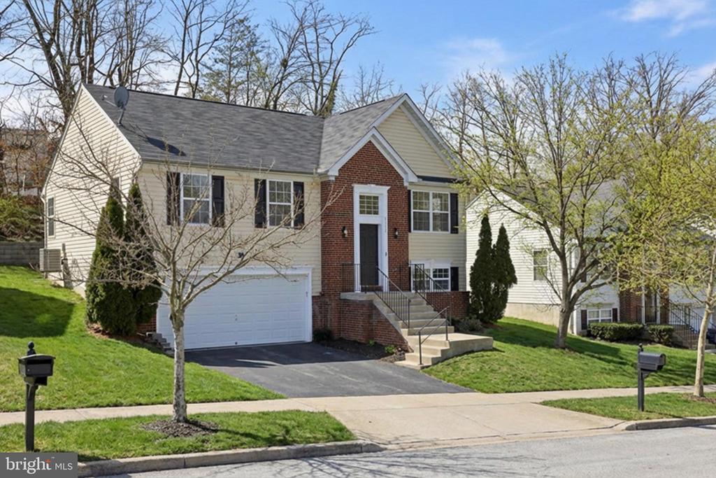1713 GOULD DRIVE