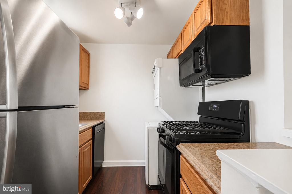 2512 KENT VILLAGE DRIVE