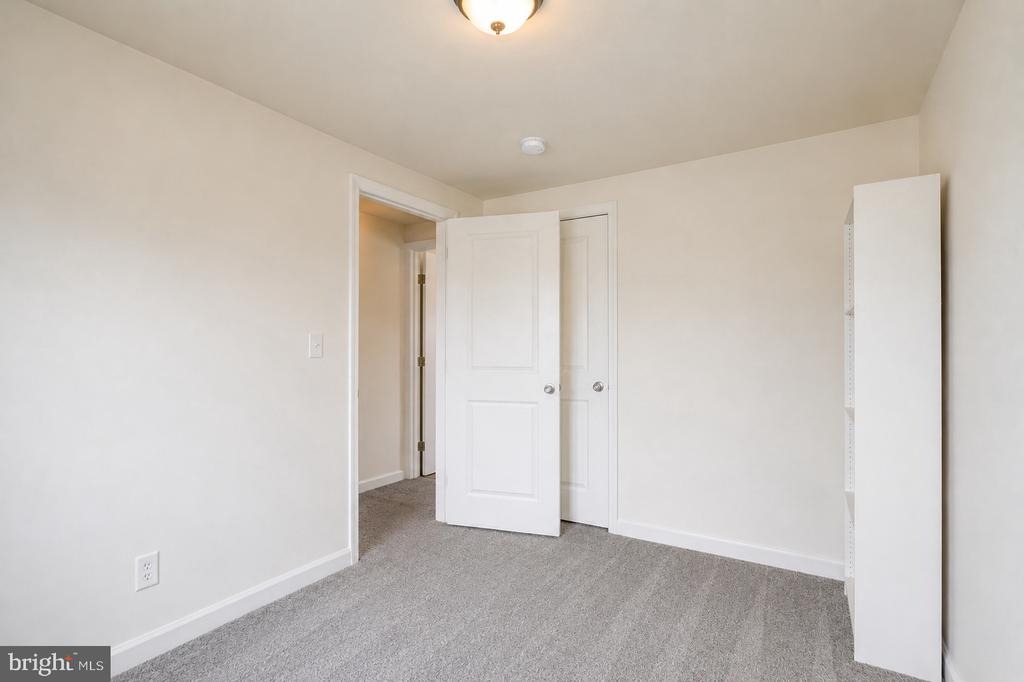 2512 KENT VILLAGE DRIVE
