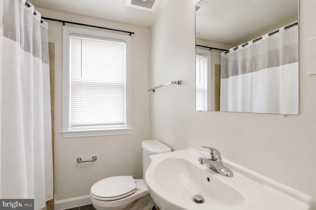 2512 KENT VILLAGE DRIVE