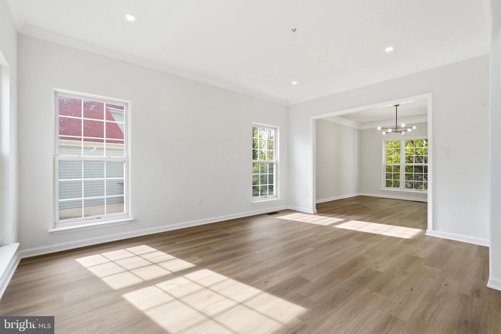 10503 BIRDIE LANE