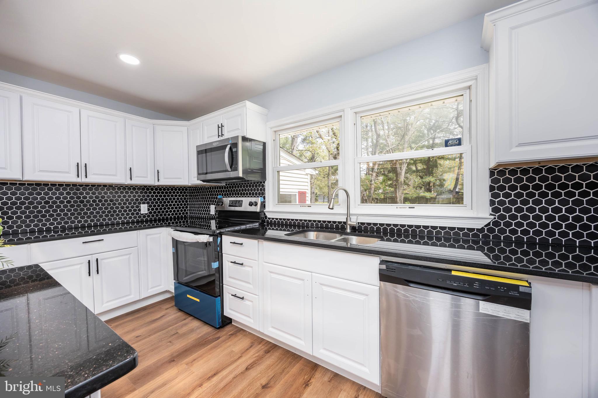 12045 JEFFREY LANE