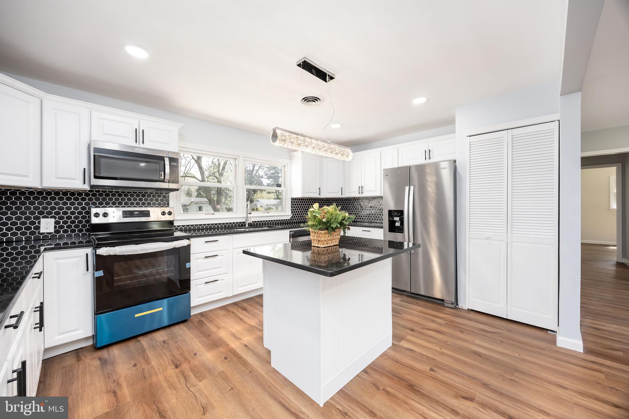 12045 JEFFREY LANE
