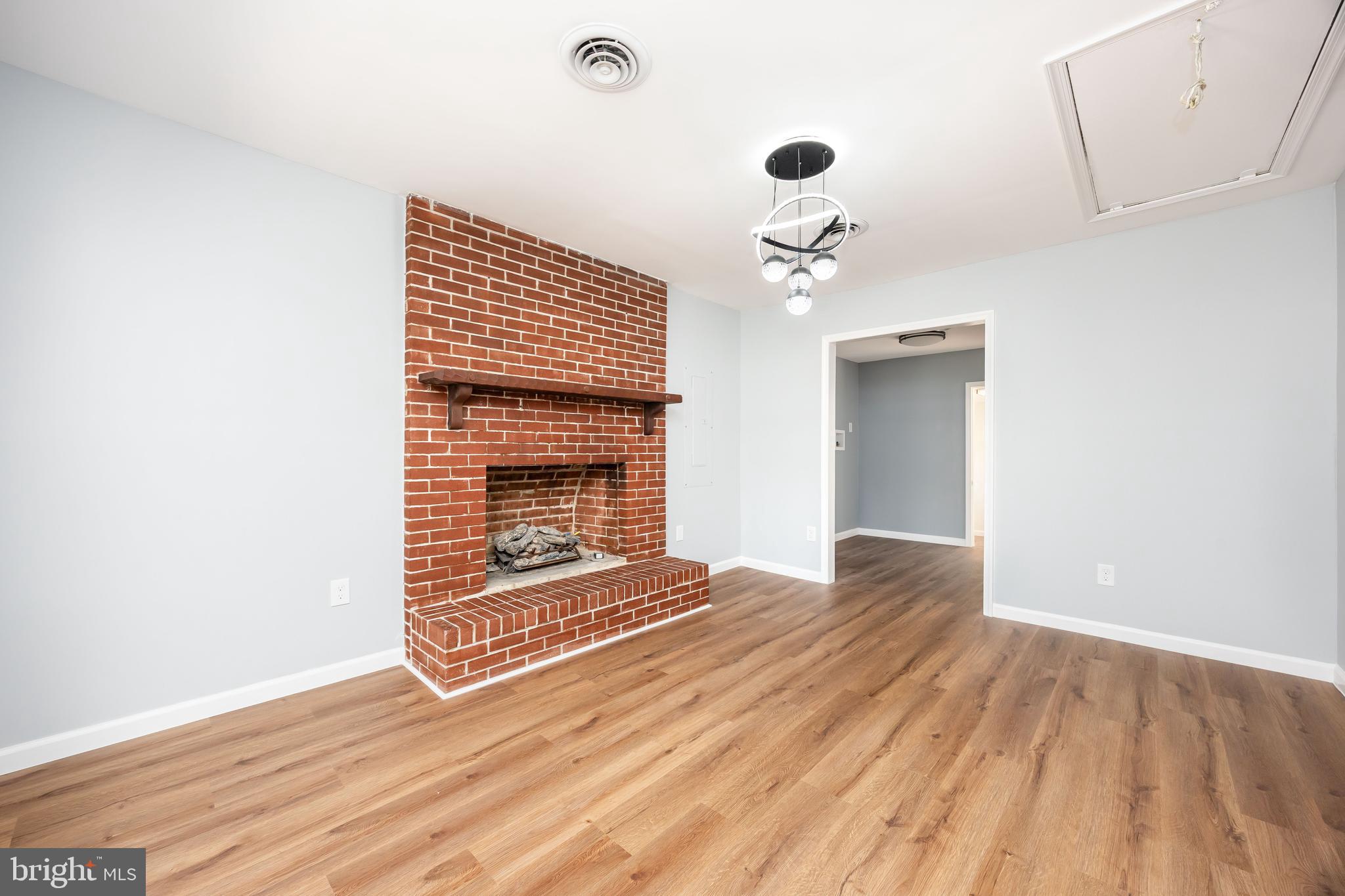12045 JEFFREY LANE
