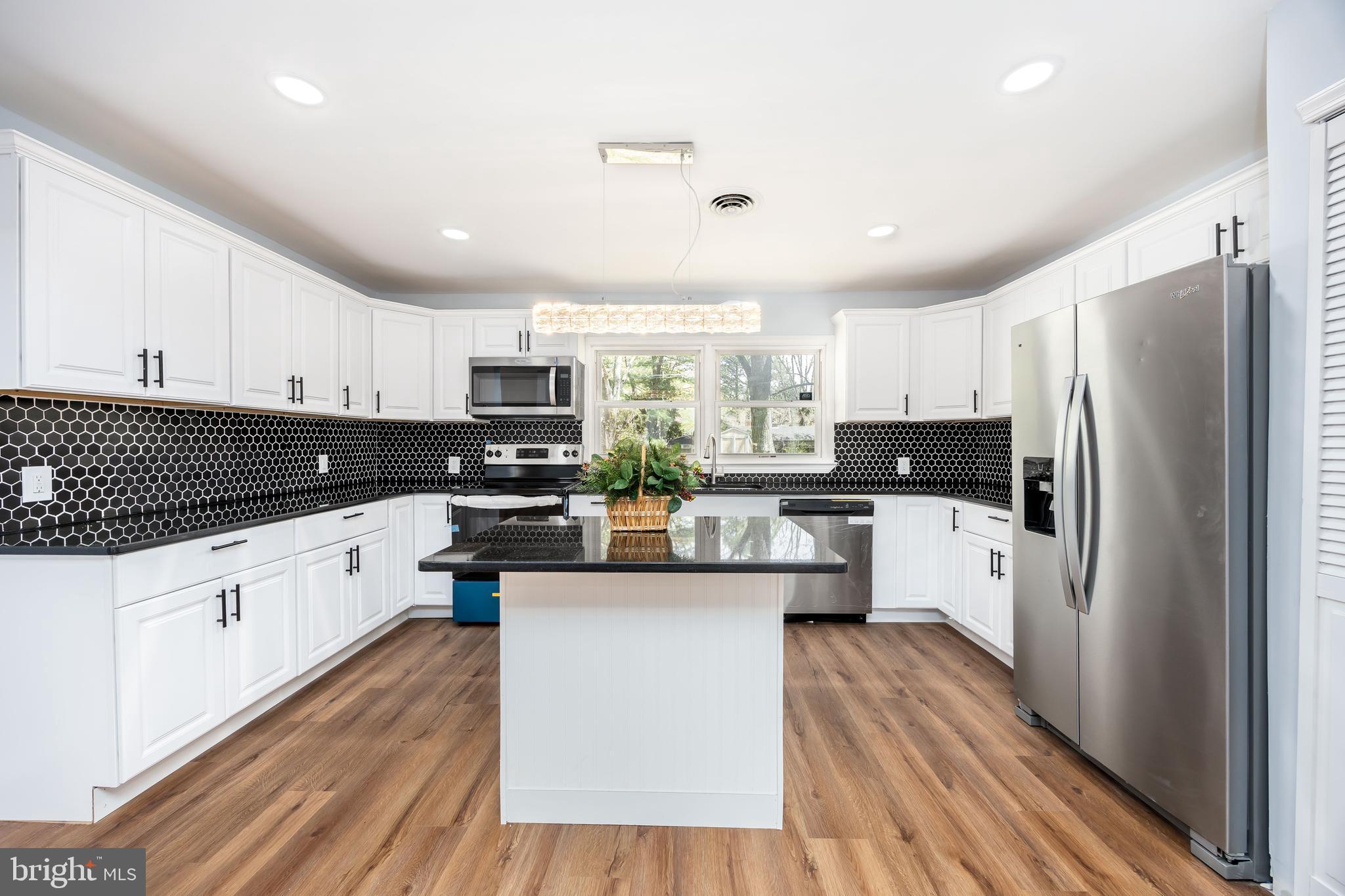 12045 JEFFREY LANE