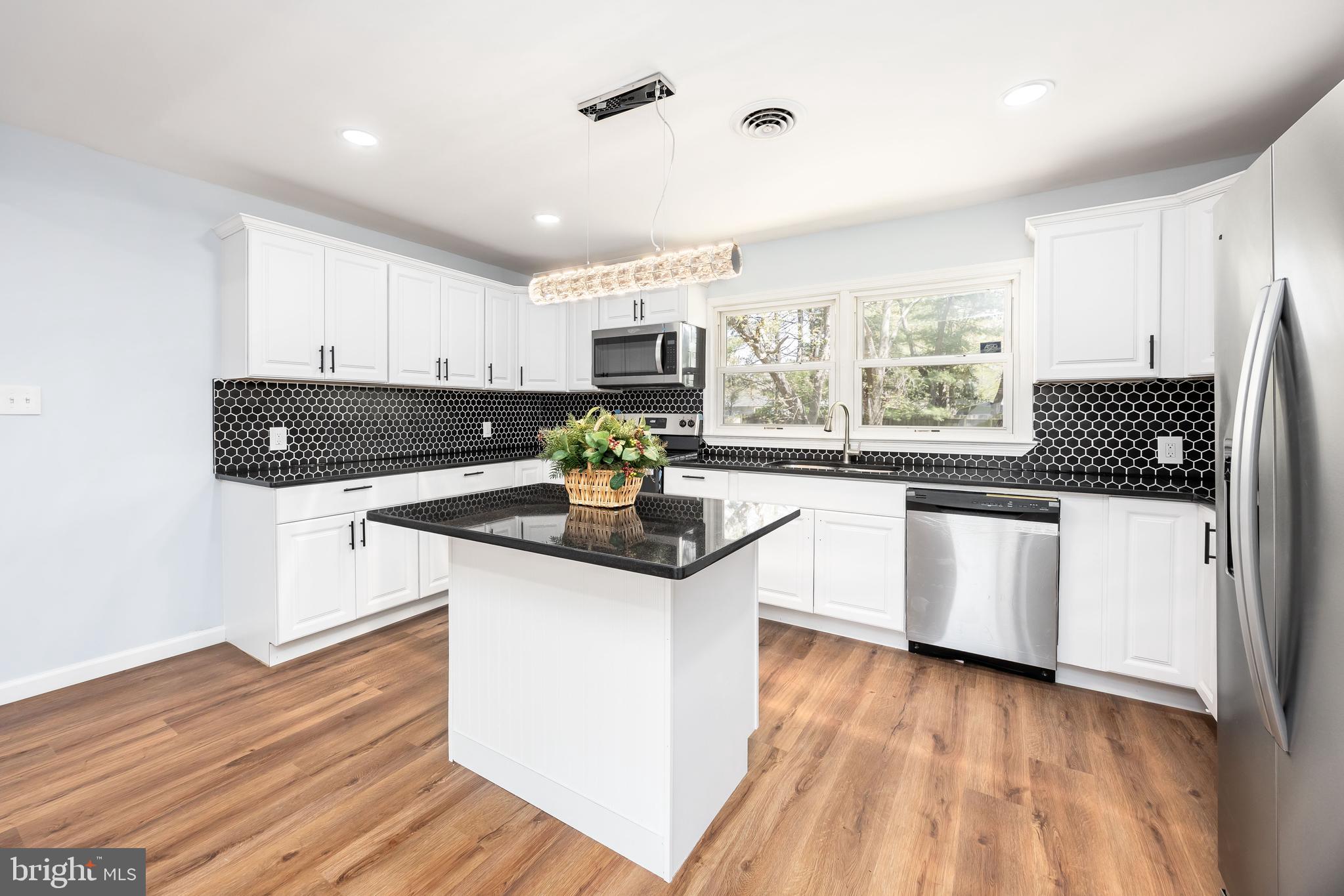 12045 JEFFREY LANE