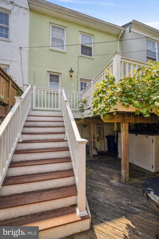 807 GREEN STREET
