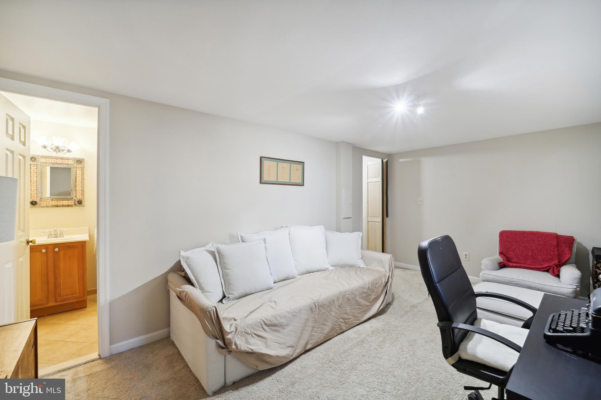 807 GREEN STREET
