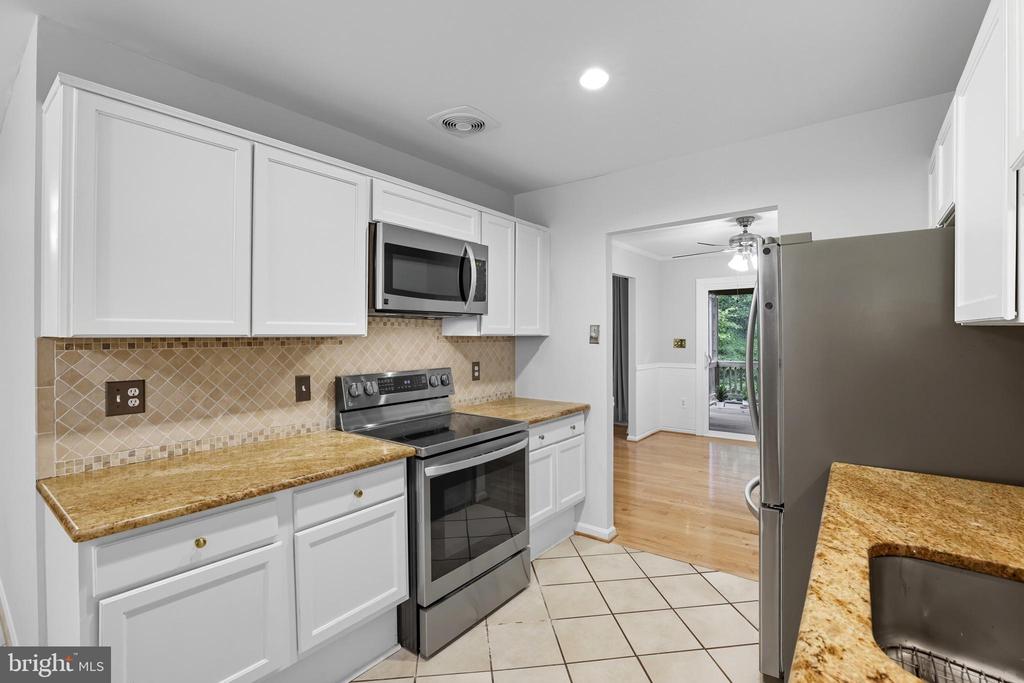 8006 ROCKWOOD COURT