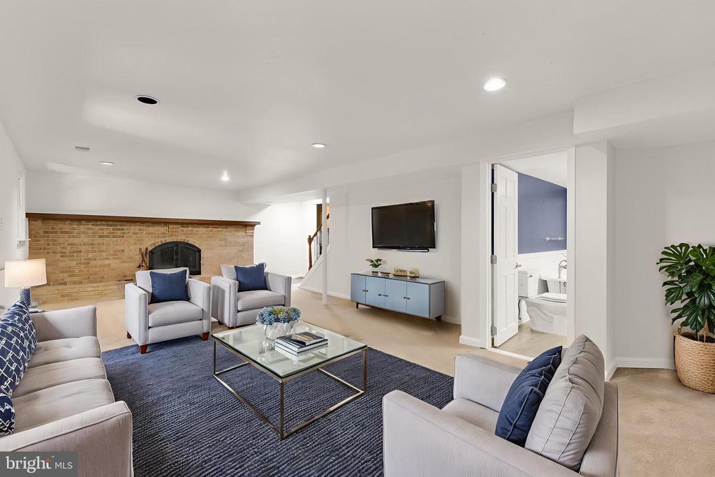 8006 ROCKWOOD COURT