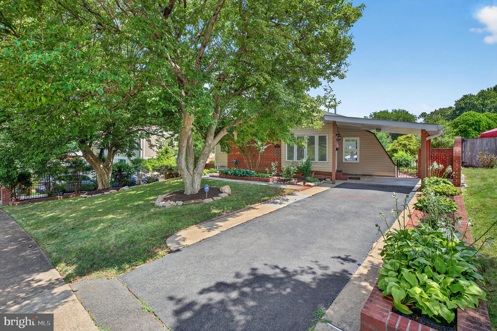 5511 GWYN PLACE