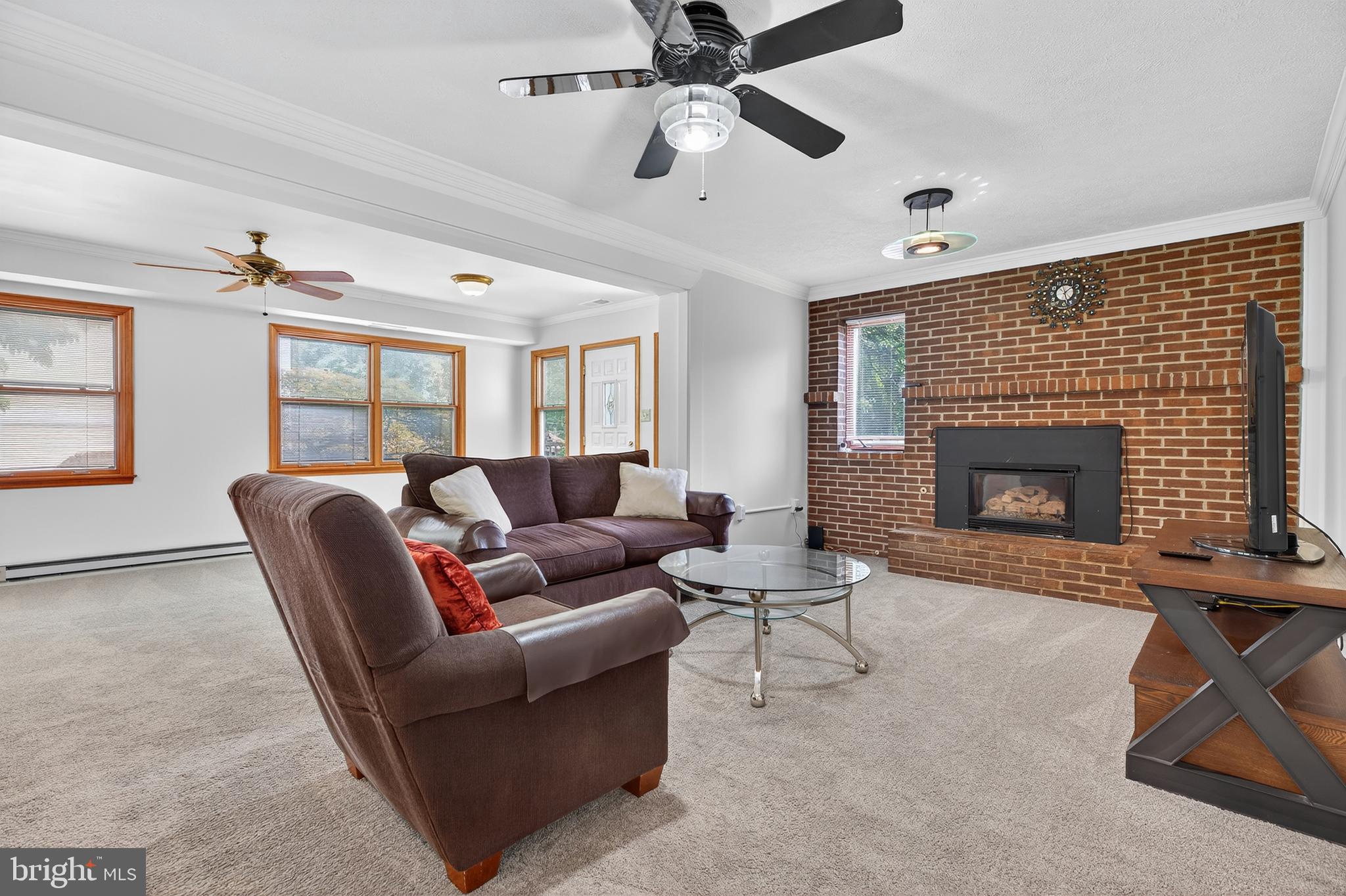 5511 GWYN PLACE