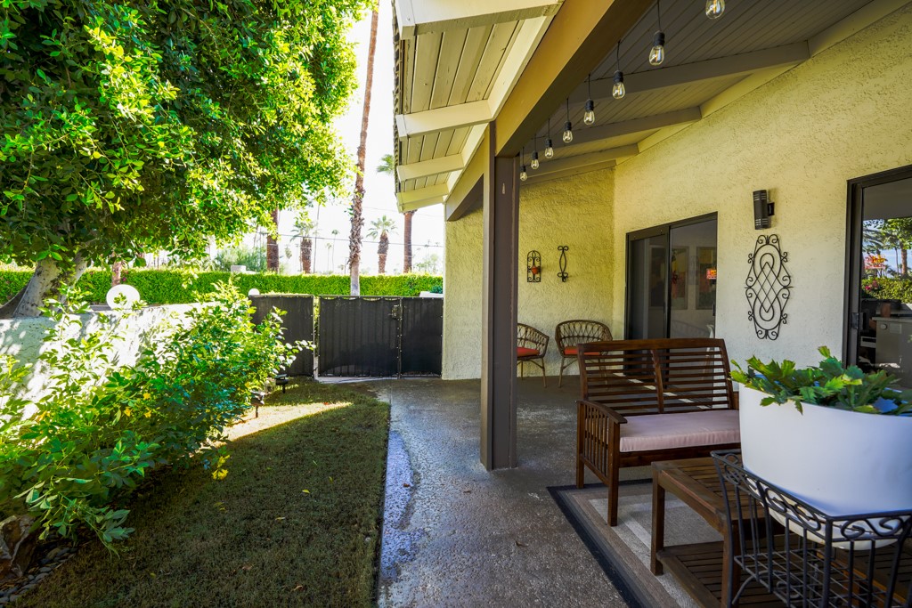 1150 E Palm Canyon Drive 82