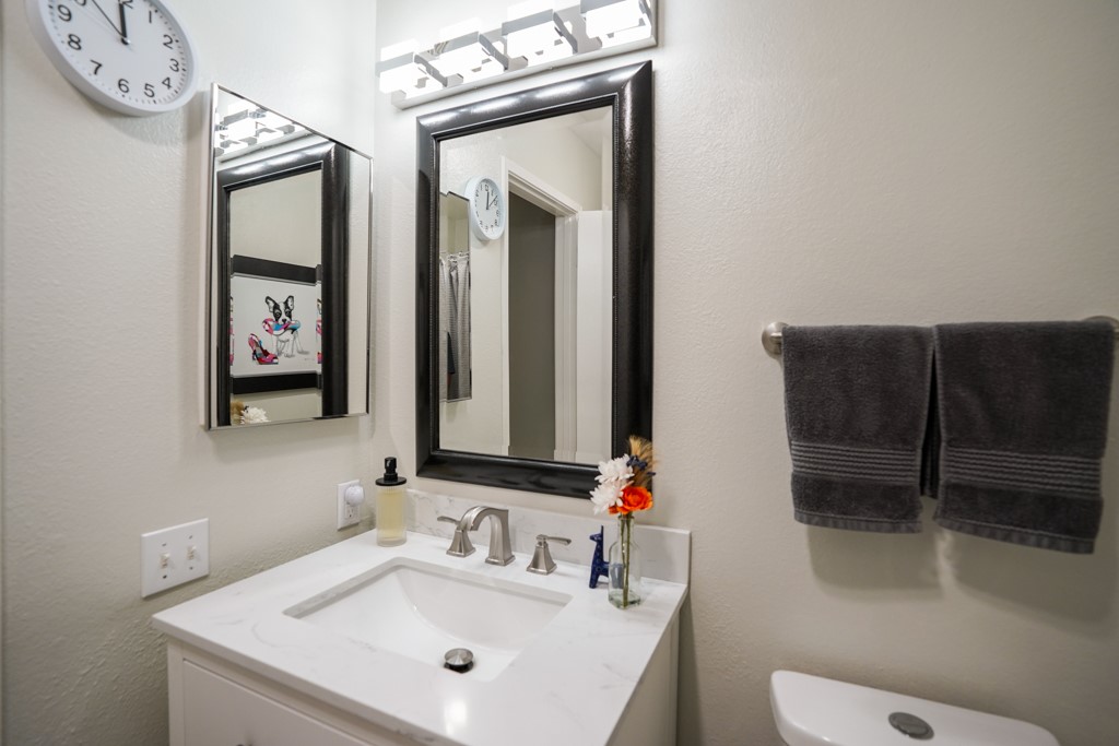 1150 E Palm Canyon Drive 82