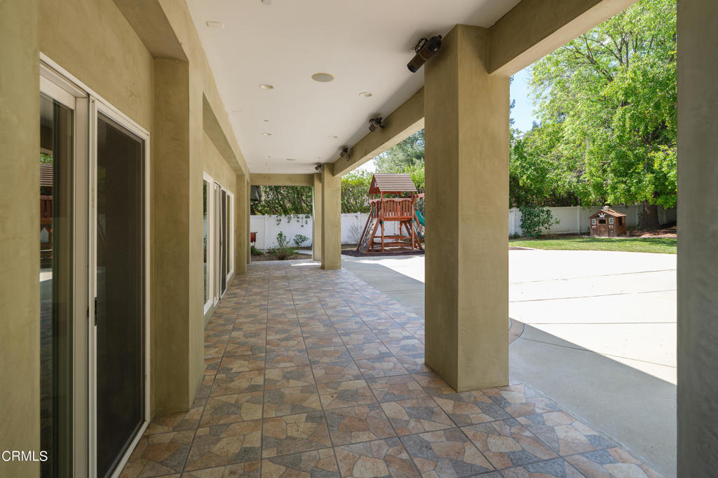 1425 Cresthaven Drive