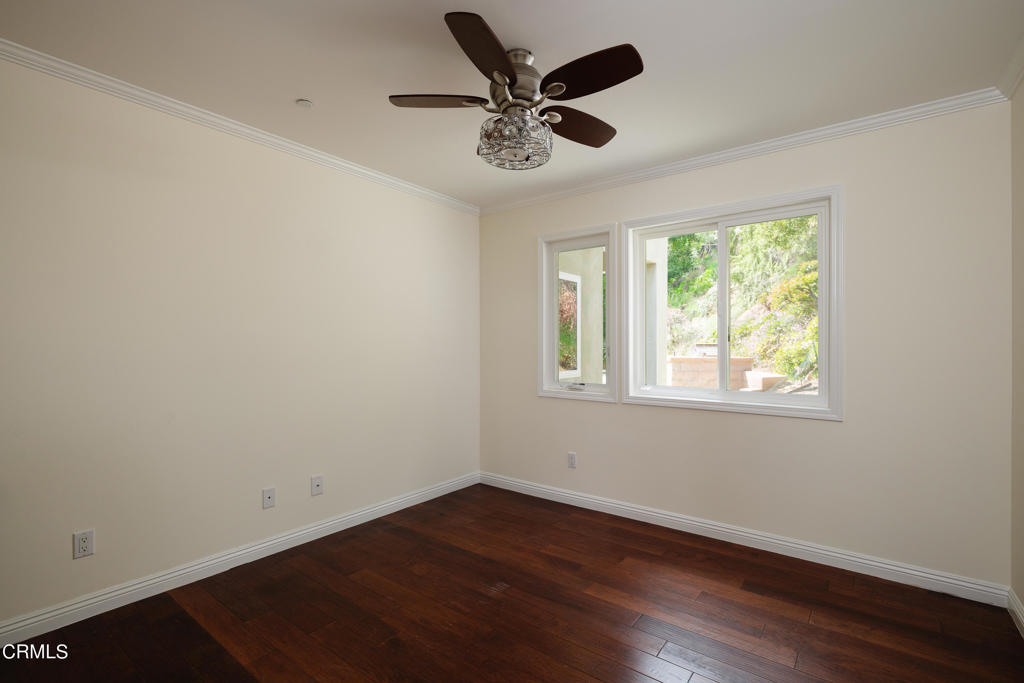 1425 Cresthaven Drive