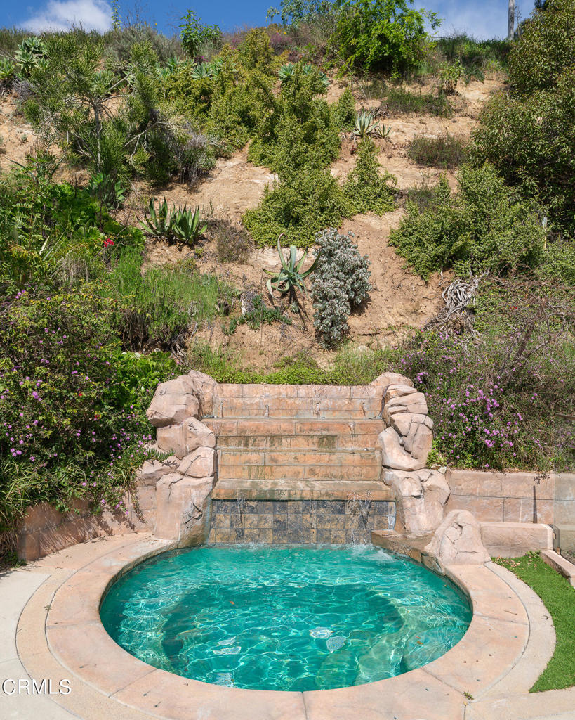 1425 Cresthaven Drive