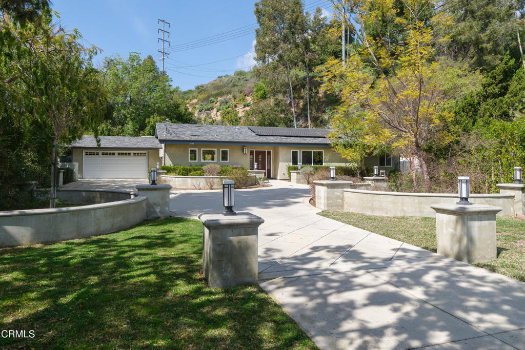 1425 Cresthaven Drive