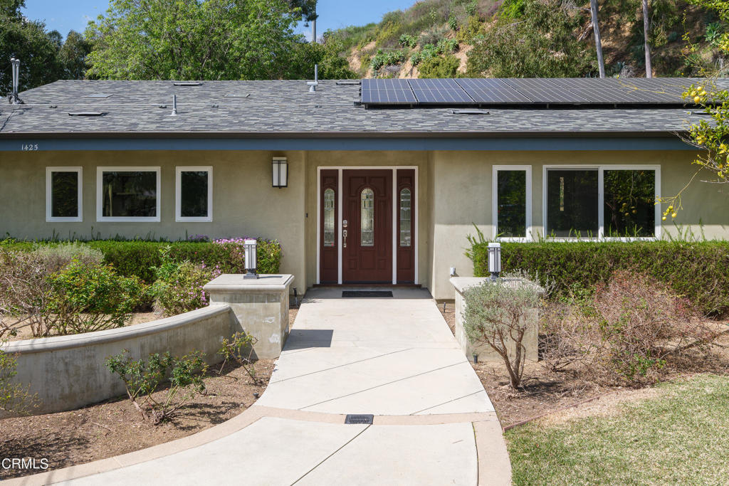 1425 Cresthaven Drive