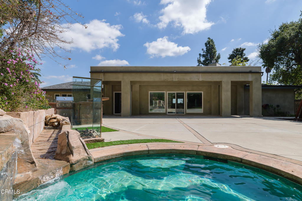 1425 Cresthaven Drive