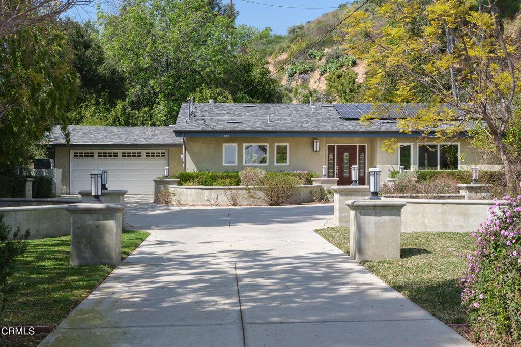 1425 Cresthaven Drive