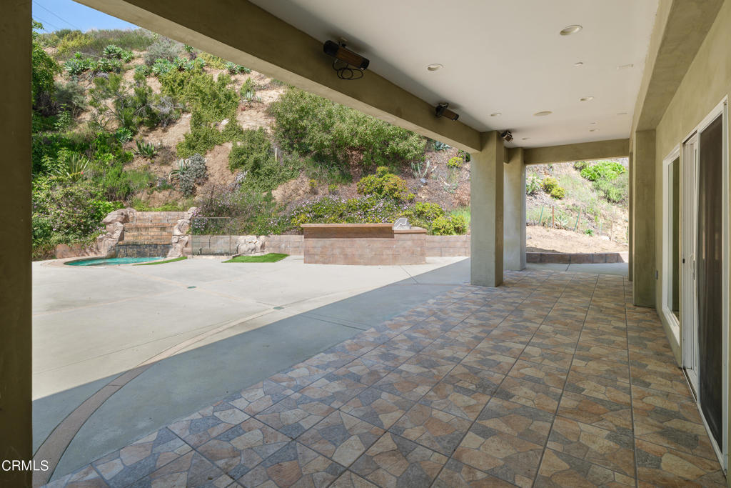 1425 Cresthaven Drive