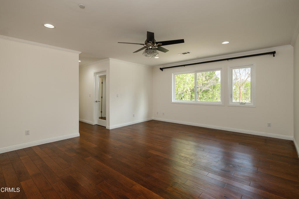 1425 Cresthaven Drive