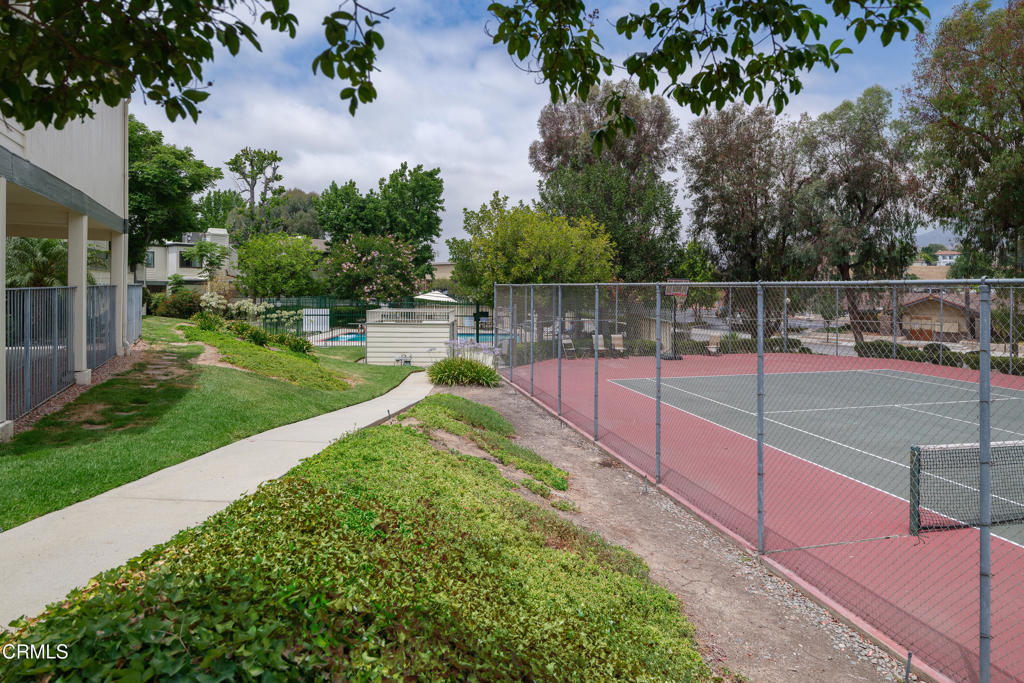 10518 Sunland Boulevard 7