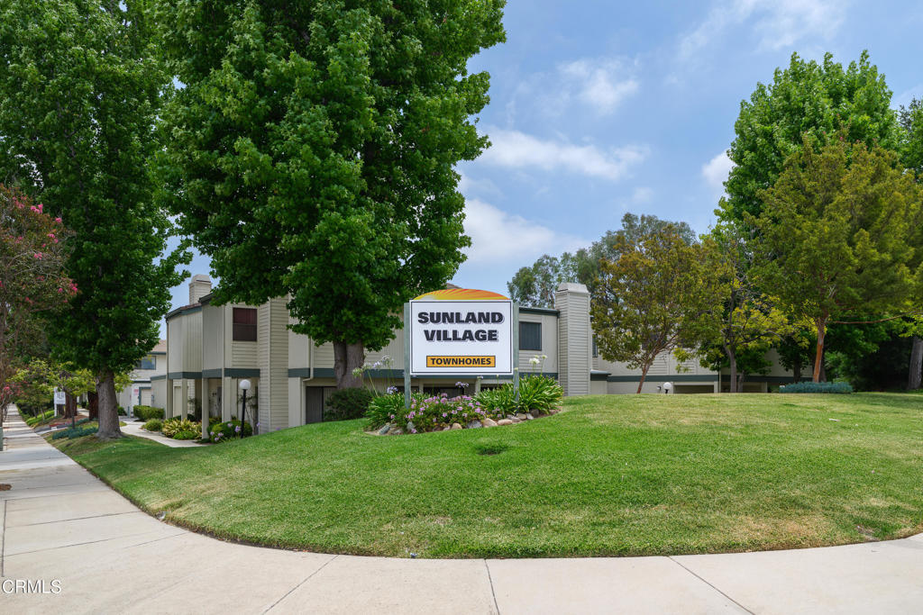 10518 Sunland Boulevard 7