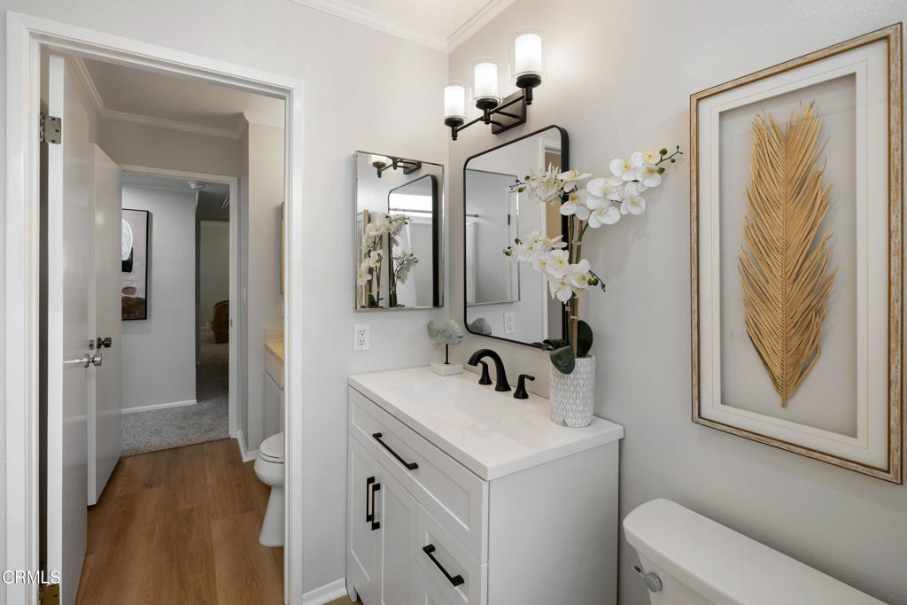 10518 Sunland Boulevard 7