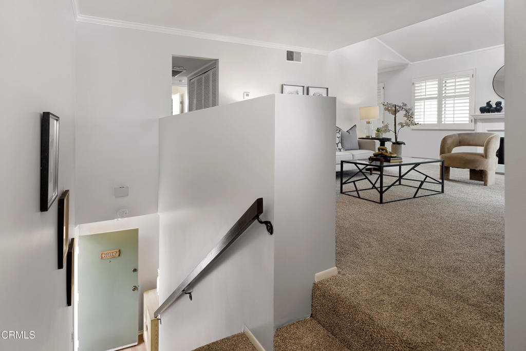 10518 Sunland Boulevard 7