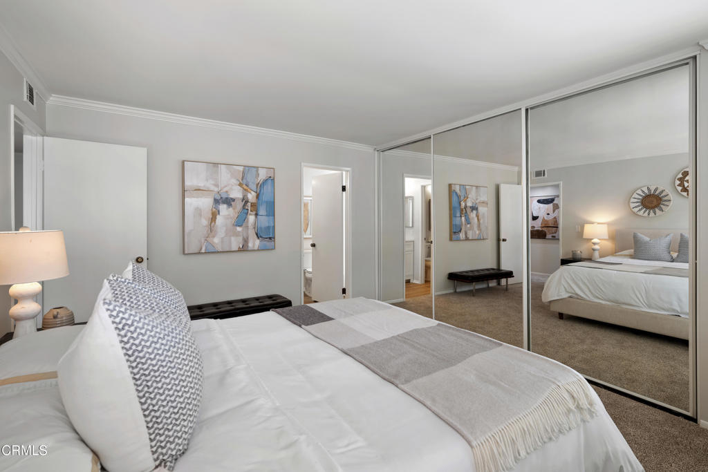 10518 Sunland Boulevard 7