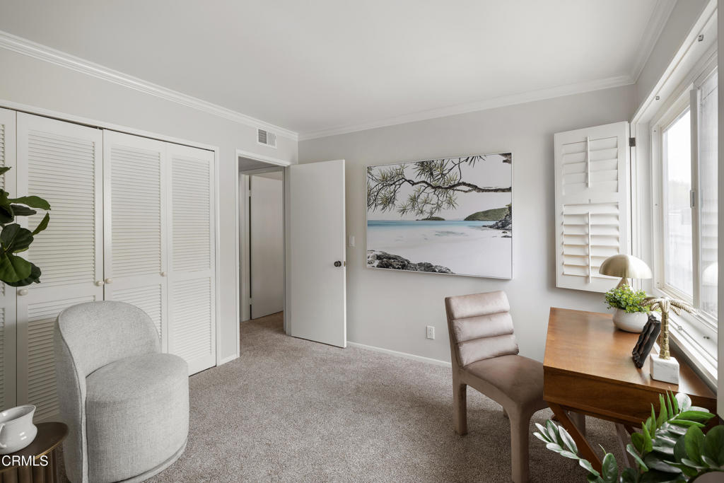 10518 Sunland Boulevard 7
