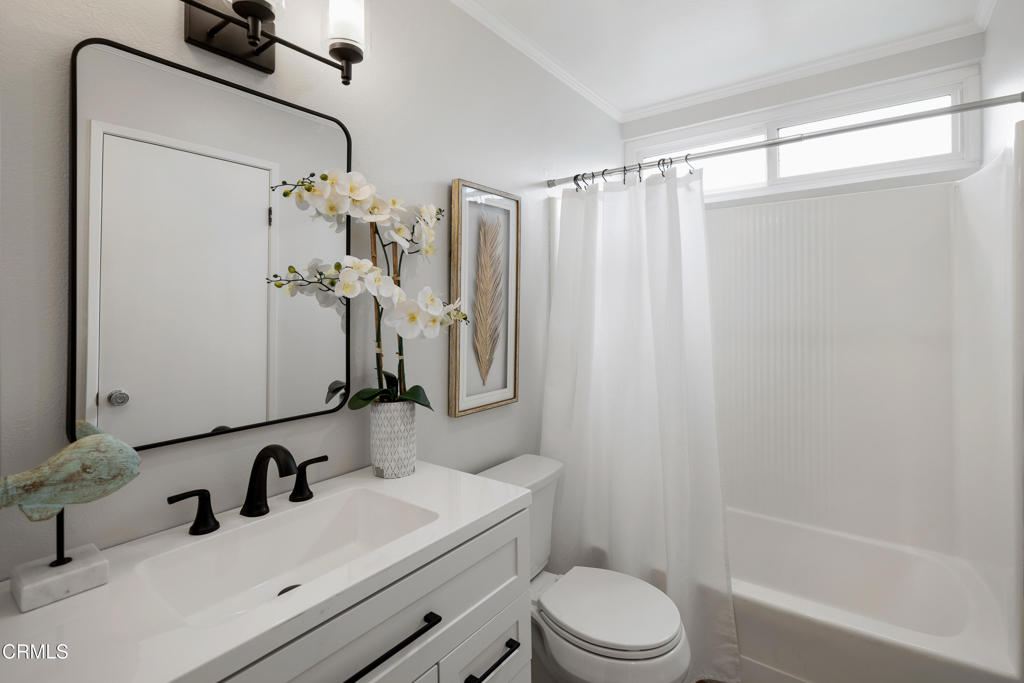 10518 Sunland Boulevard 7