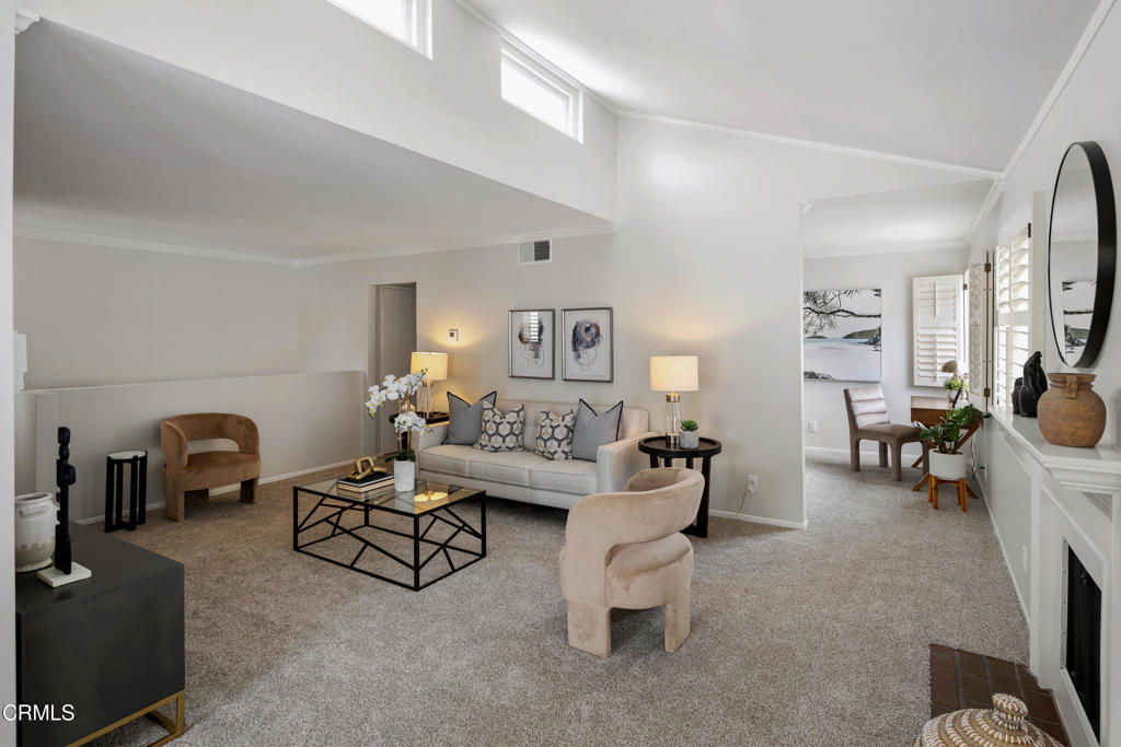 10518 Sunland Boulevard 7