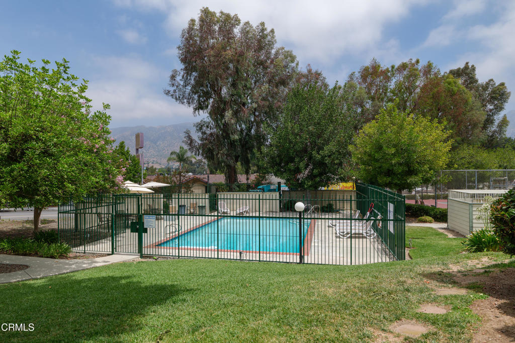 10518 Sunland Boulevard 7