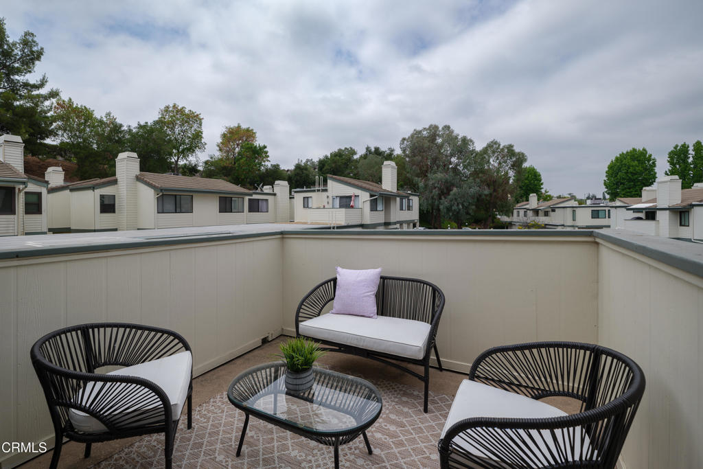 10518 Sunland Boulevard 7