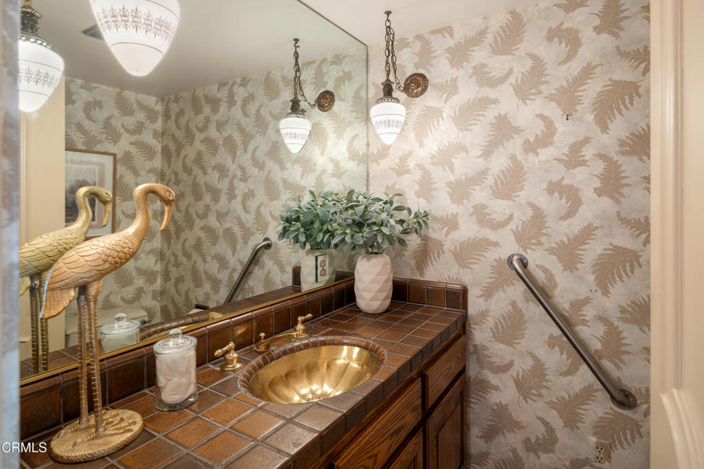 1400 Valley View Road 1