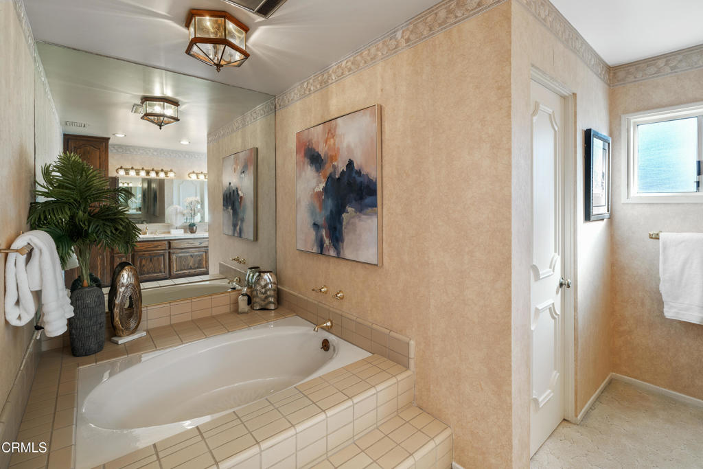 1400 Valley View Road 1