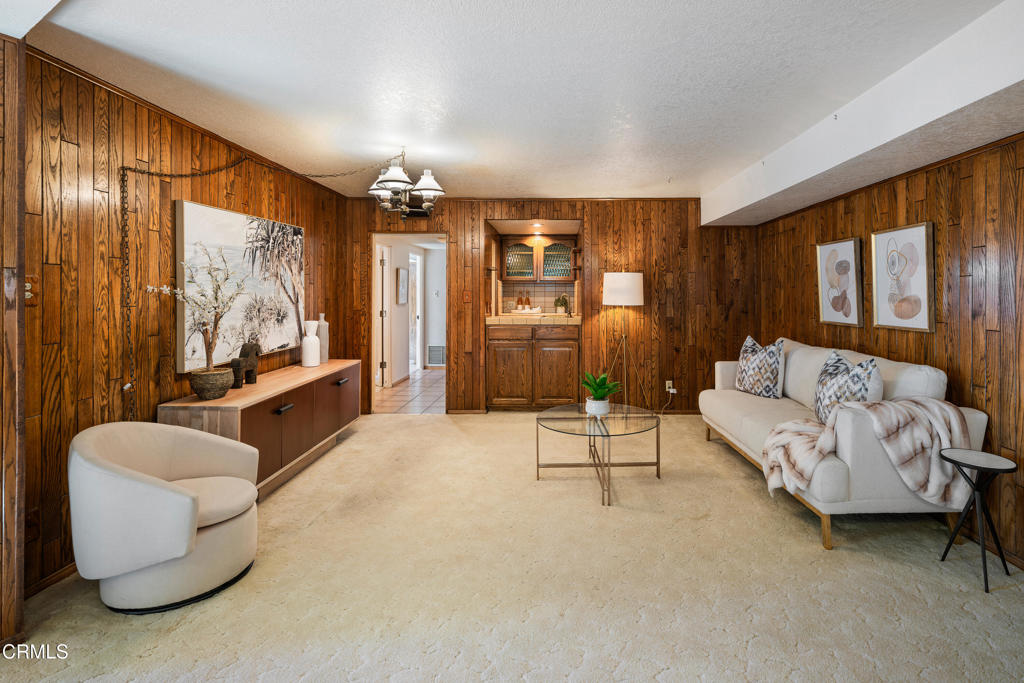 1400 Valley View Road 1