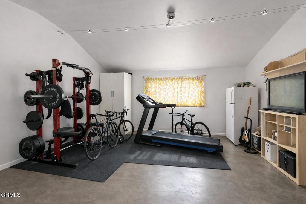 230 W Elmwood Avenue