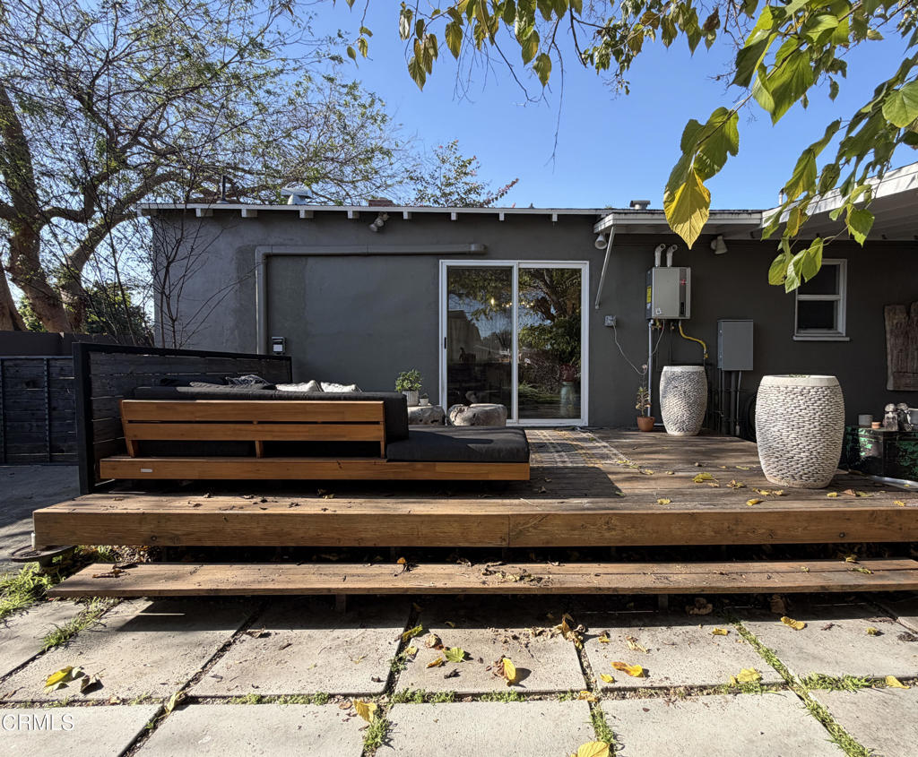 230 W Elmwood Avenue