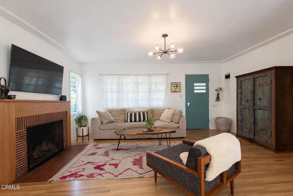 230 W Elmwood Avenue