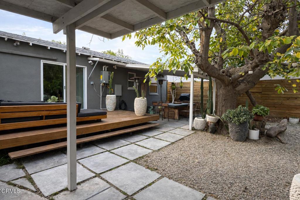 230 W Elmwood Avenue