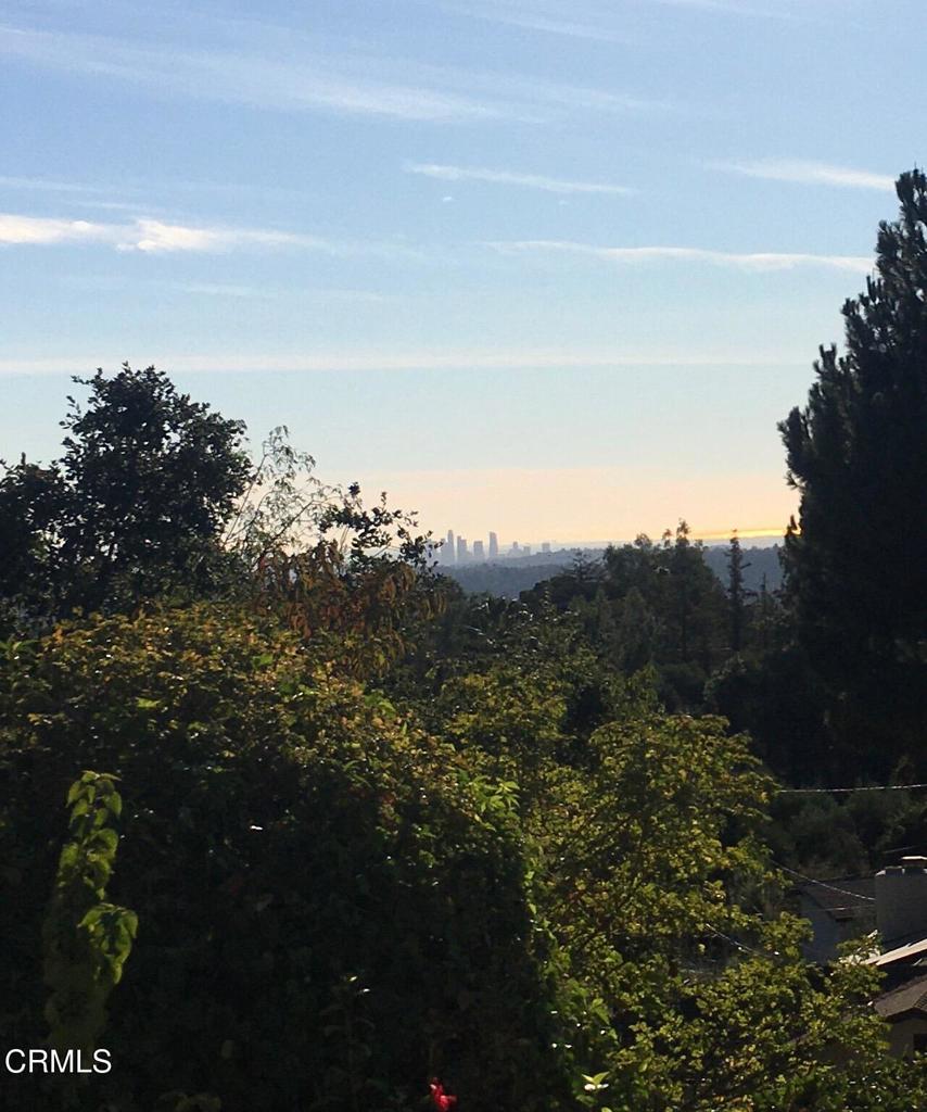 1205 E Loma Alta Drive