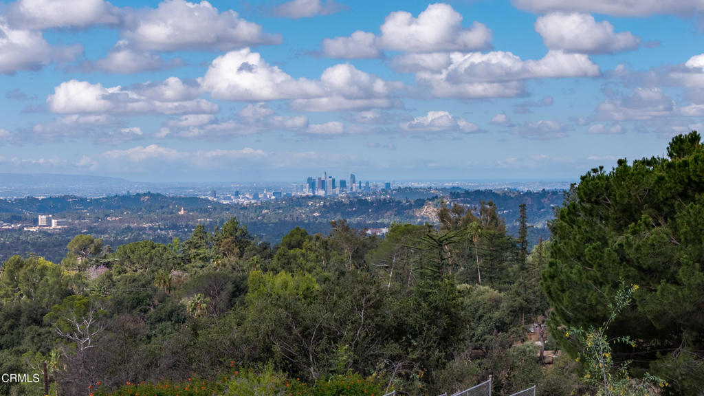 1205 E Loma Alta Drive