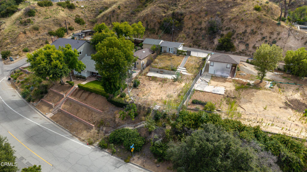 1205 E Loma Alta Drive
